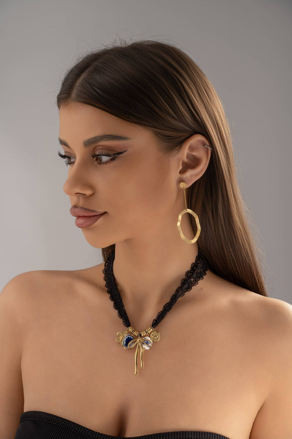 Collier Dentelle Noire Élégance Mystique Nœud Charme Pierre