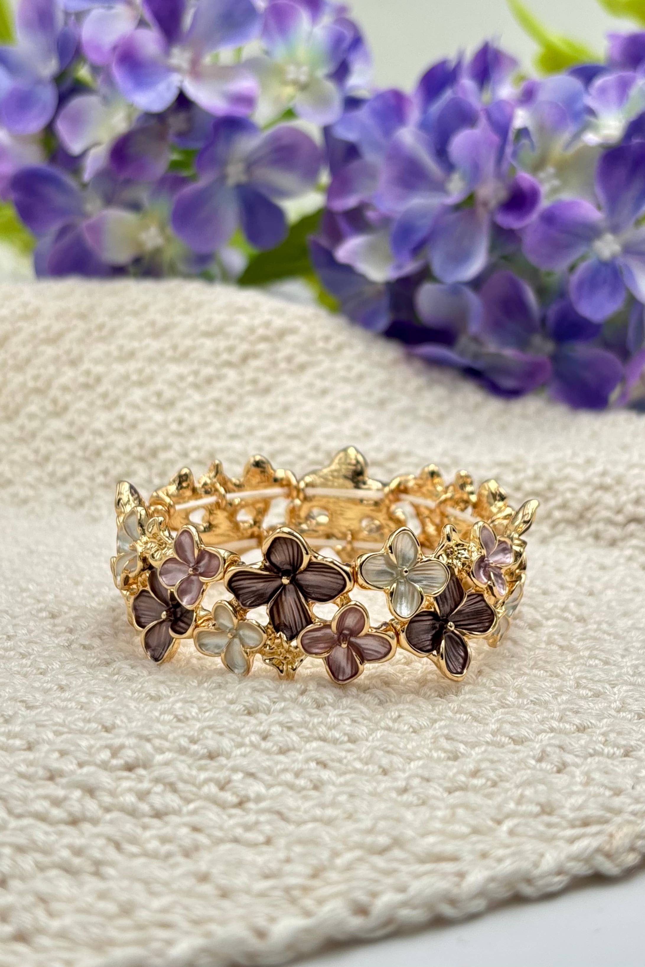 Bracelet fleurs coloré avec élastique 324CP22