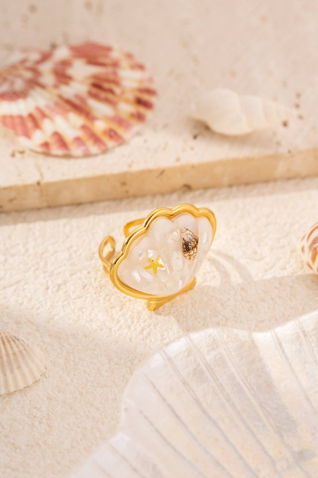 bagues coquillage résine nacrée doré été ajustables