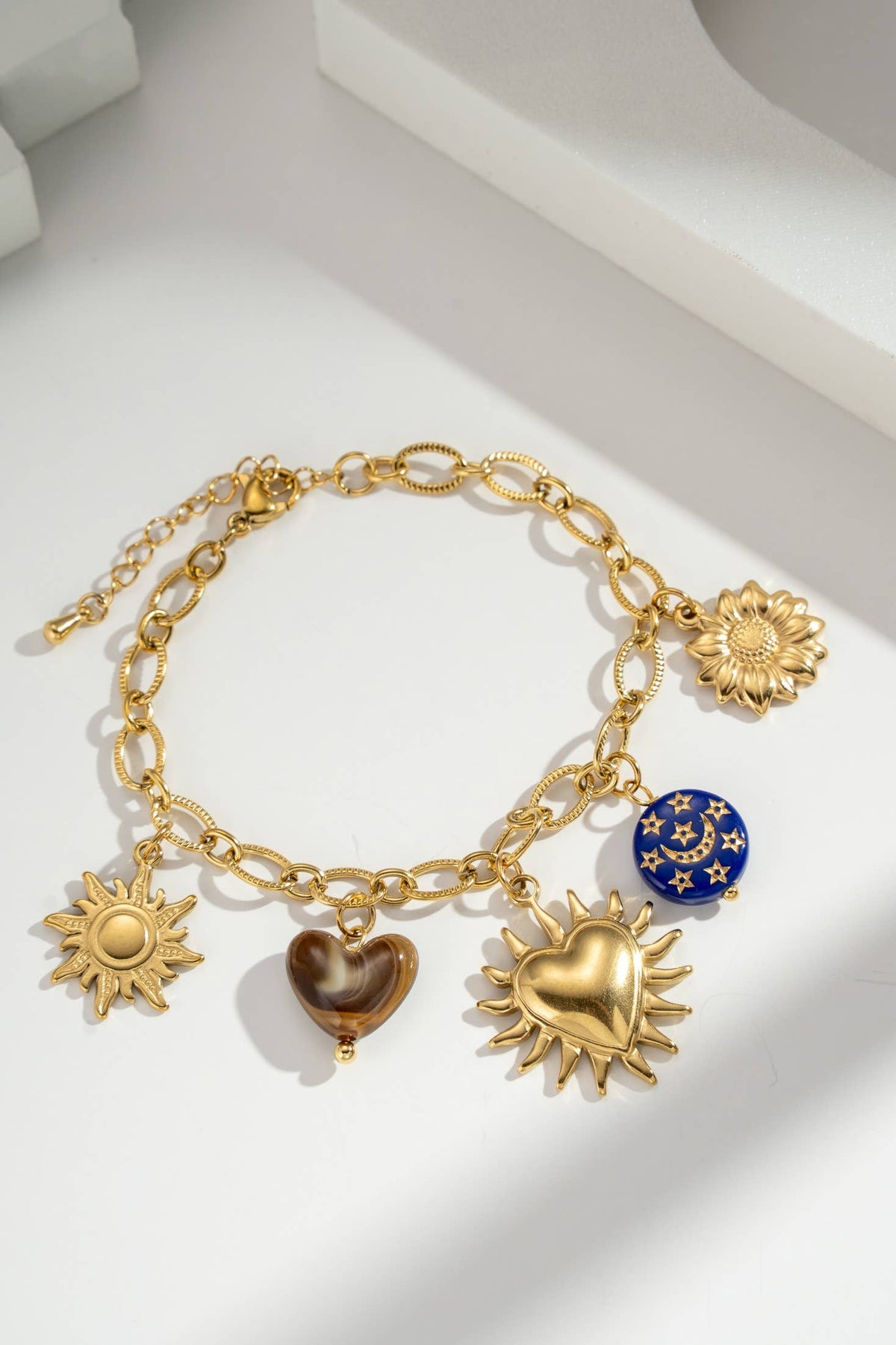 Bracelet doré acier inoxydable femme charms soleil cœur lune