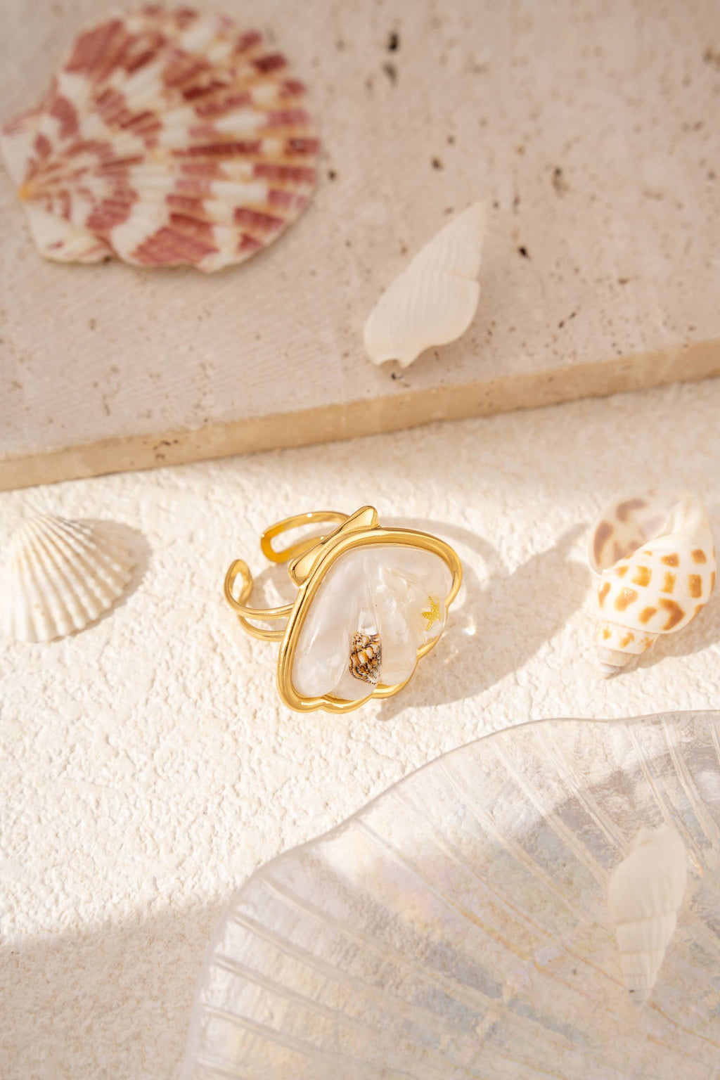 bagues coquillage résine nacrée doré été ajustables