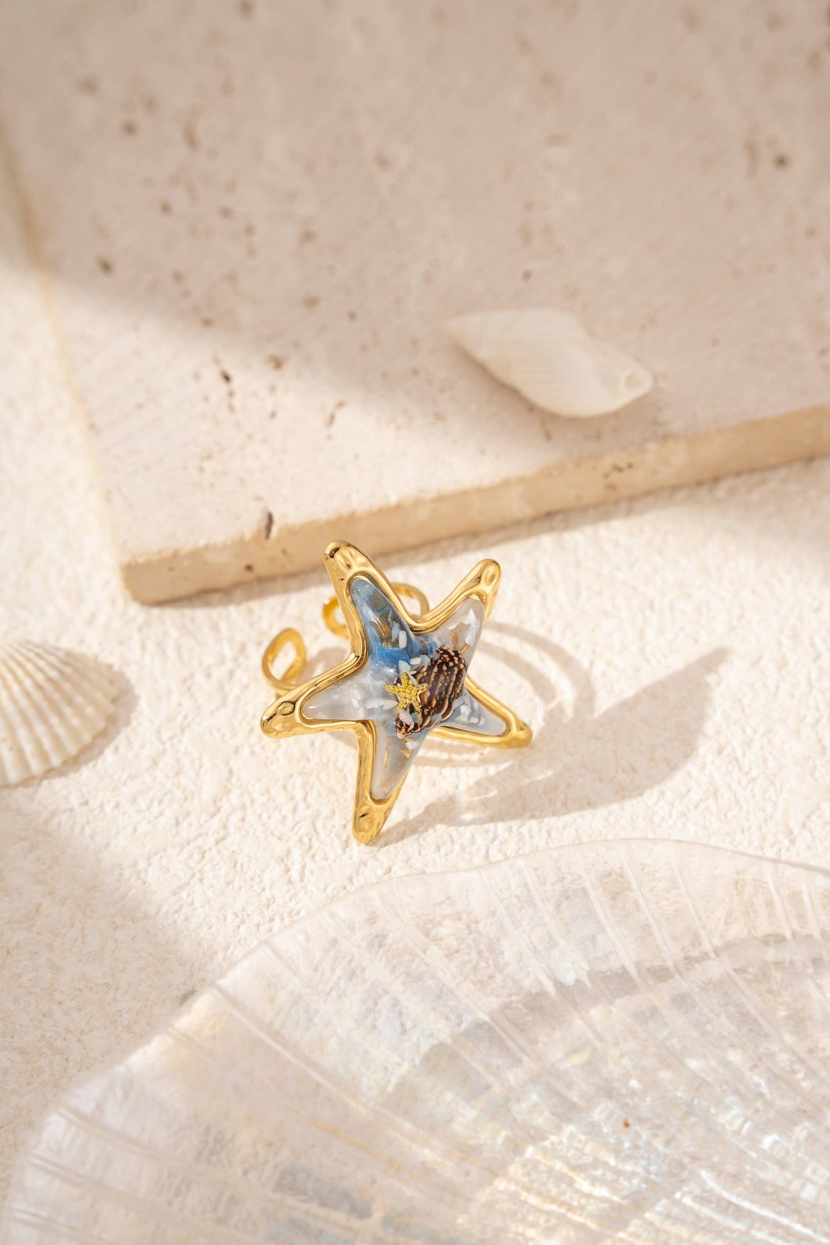 Bague étoile de mer résine doré été tendance ajustable
