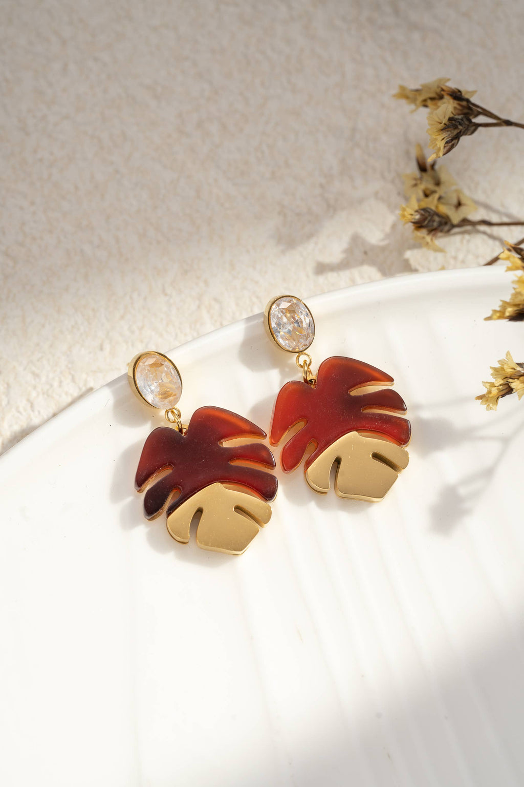 Boucles d’Oreilles Monstera Chic – Résine & Acier Inoxydable