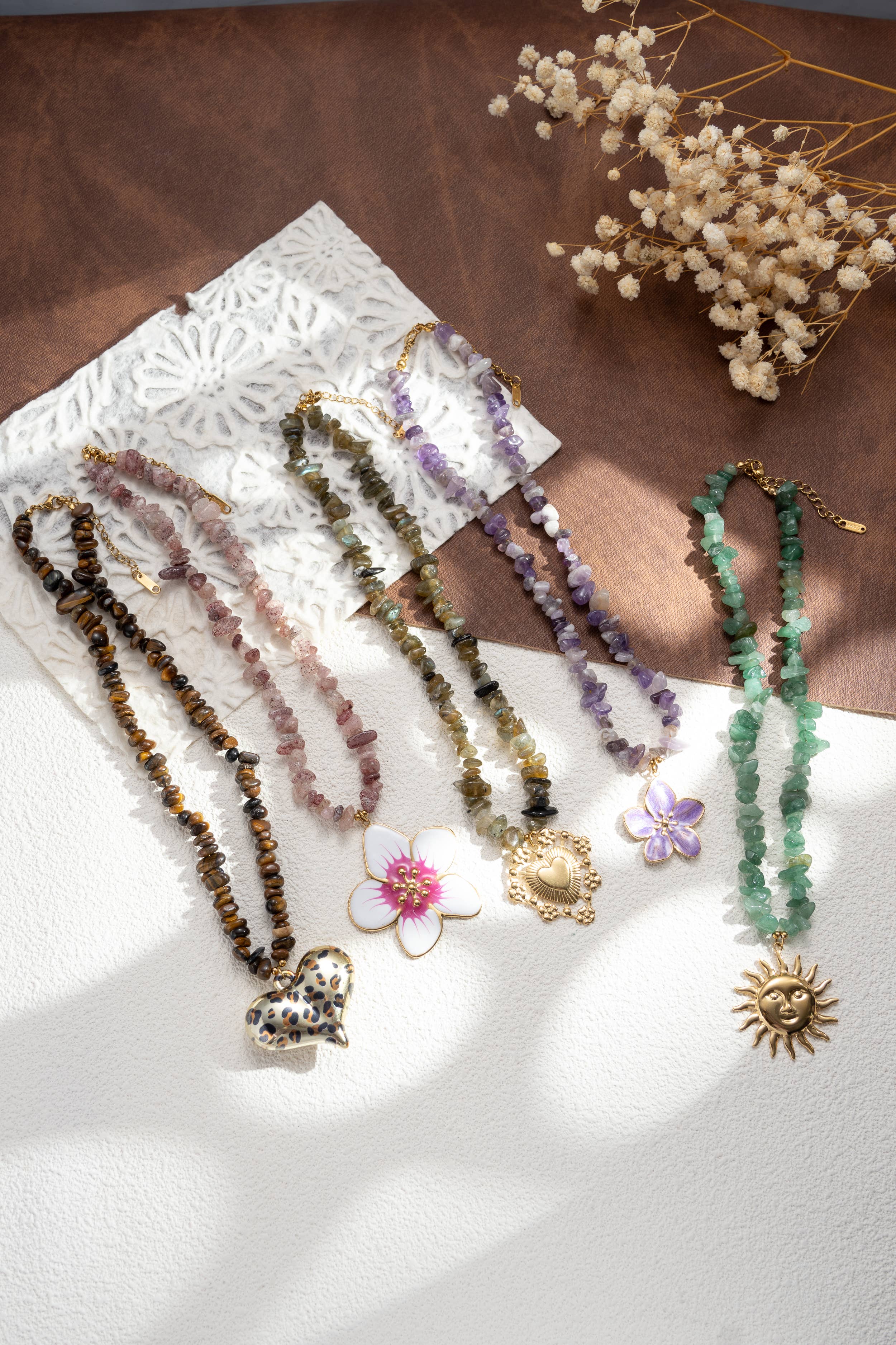Collier pierre naturelle améthyste violettes pendentif fleur