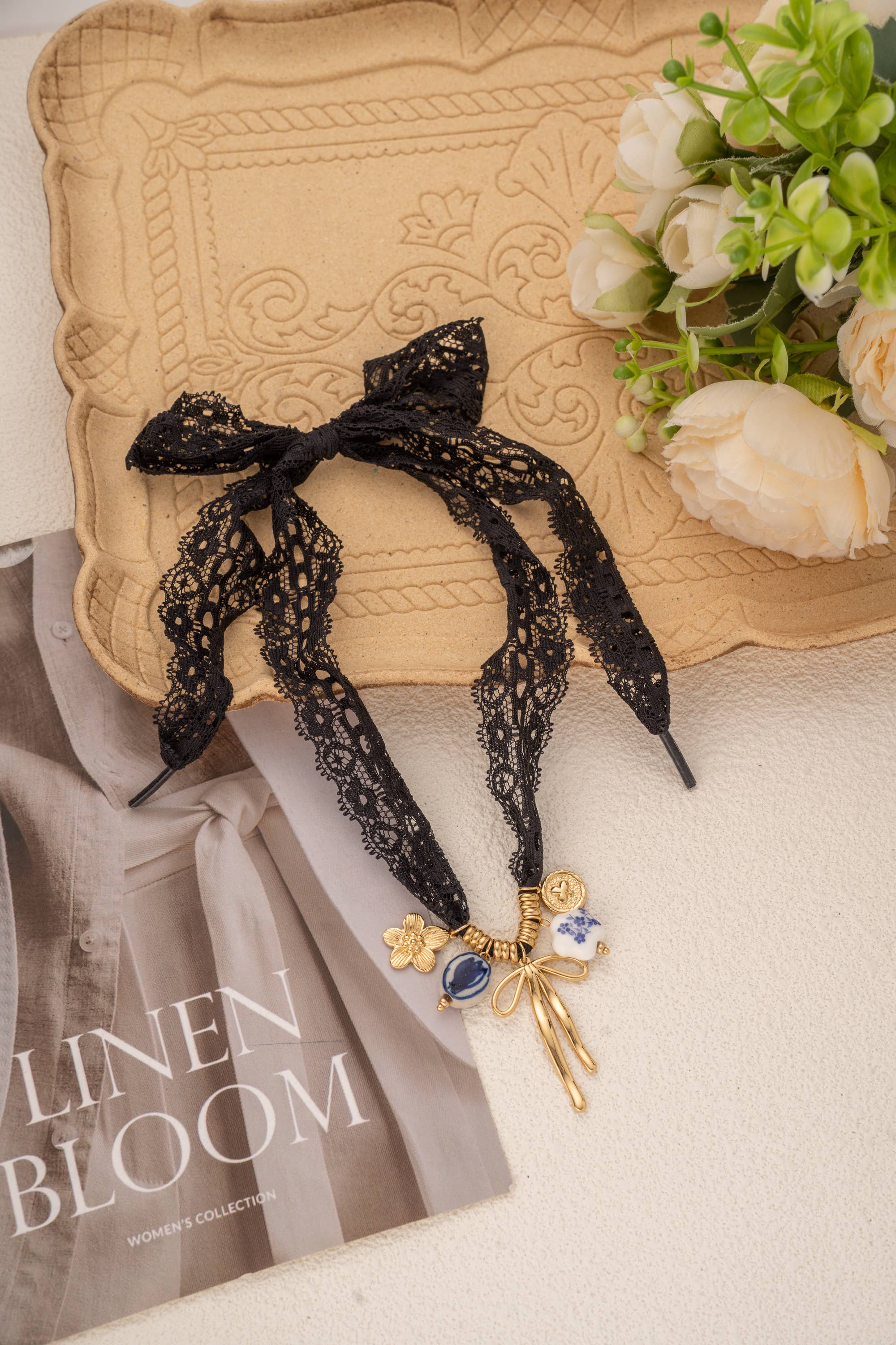 Collier Dentelle Noire Élégance Mystique Nœud Charme Pierre