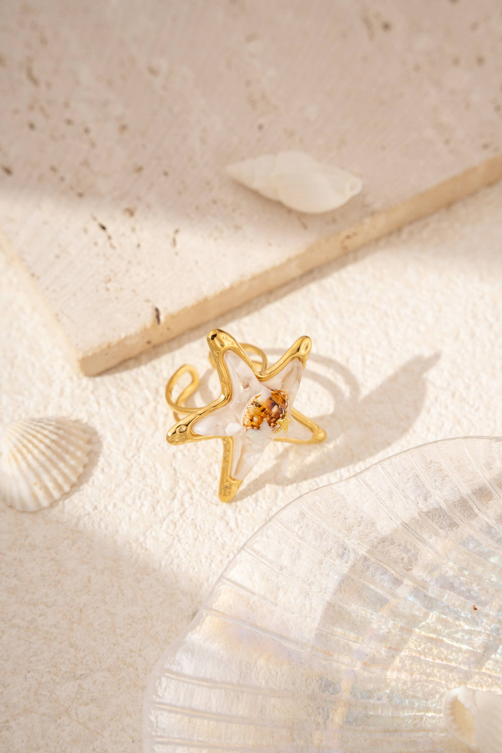 Bague étoile de mer résine doré été tendance ajustable