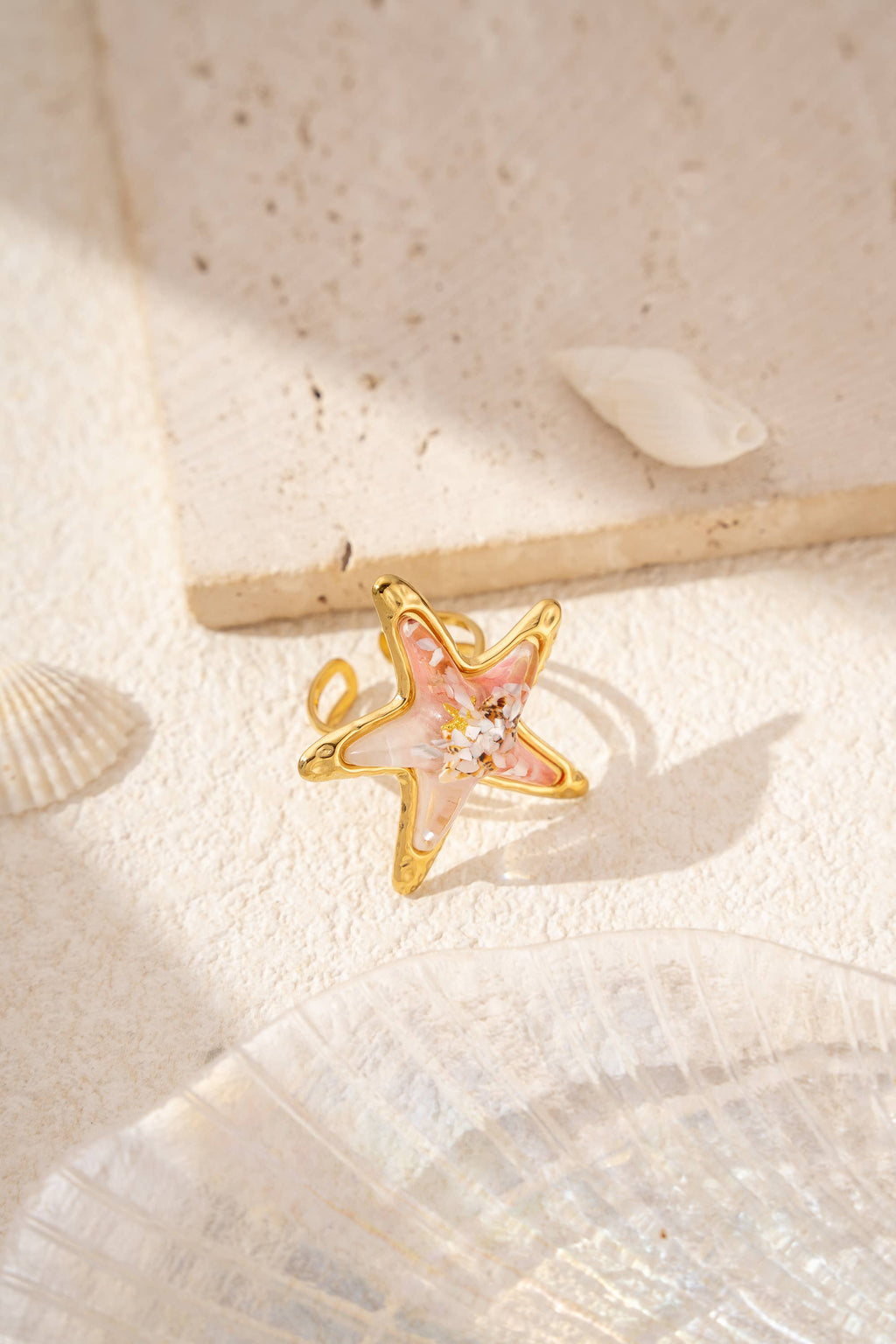Bague étoile de mer résine doré été tendance ajustable