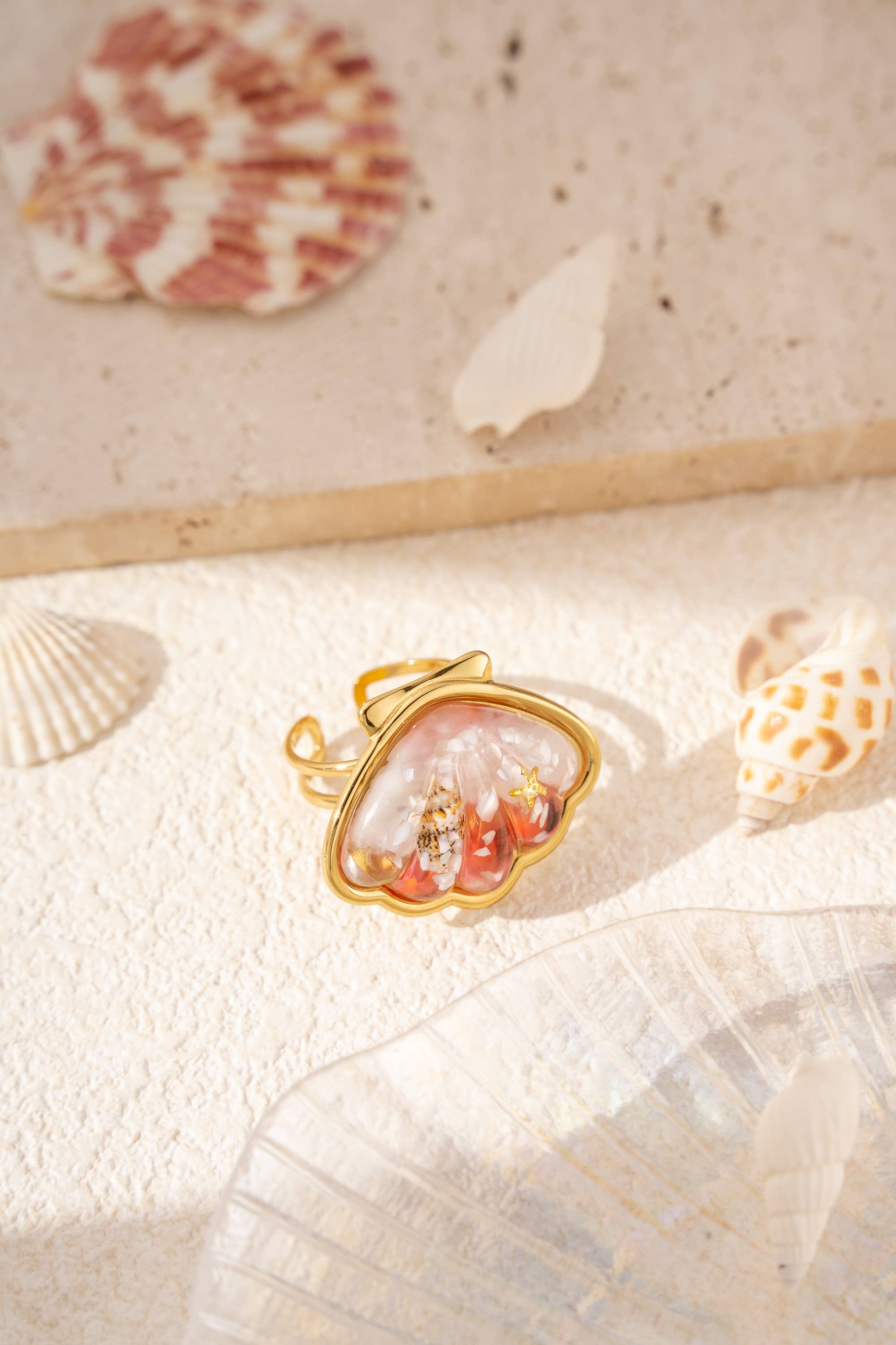 bagues coquillage résine nacrée doré été ajustables